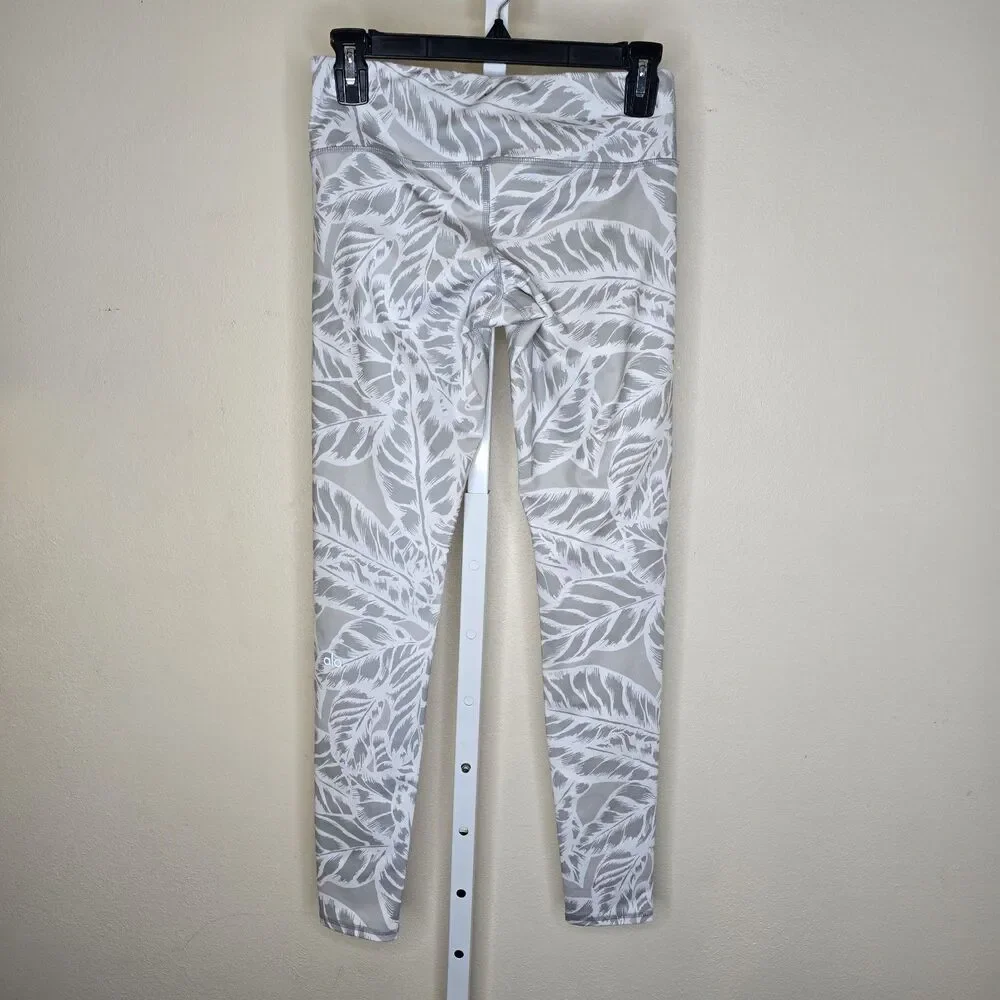 ALO Yoga Palm Springs Airbrushed White Gray Leaf Pattern Leggings Size Small